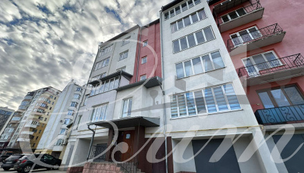 Івано-Франківськ, Брати, 4 Спальні Спальні, 4 Кімнати Кімнати,1 Ванна кімнатаВанни,Квартира,Продаж,Білозіра,5,1933