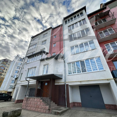 Івано-Франківськ, Брати, 4 Спальні Спальні, 4 Кімнати Кімнати,1 Ванна кімнатаВанни,Квартира,Продаж,Білозіра,5,1933